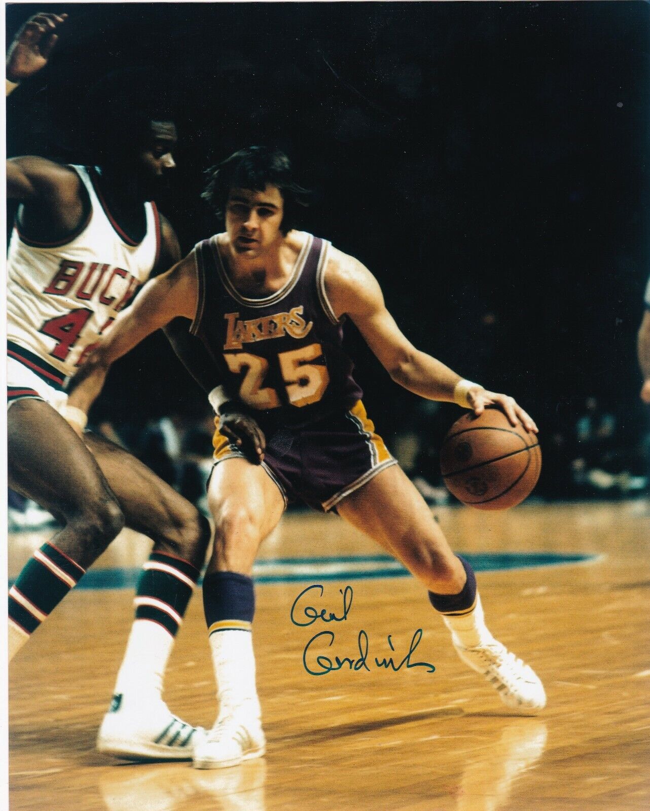 GAIL GOODRICH LOS ANGELES LAKERS ACTION SIGNED 8x10