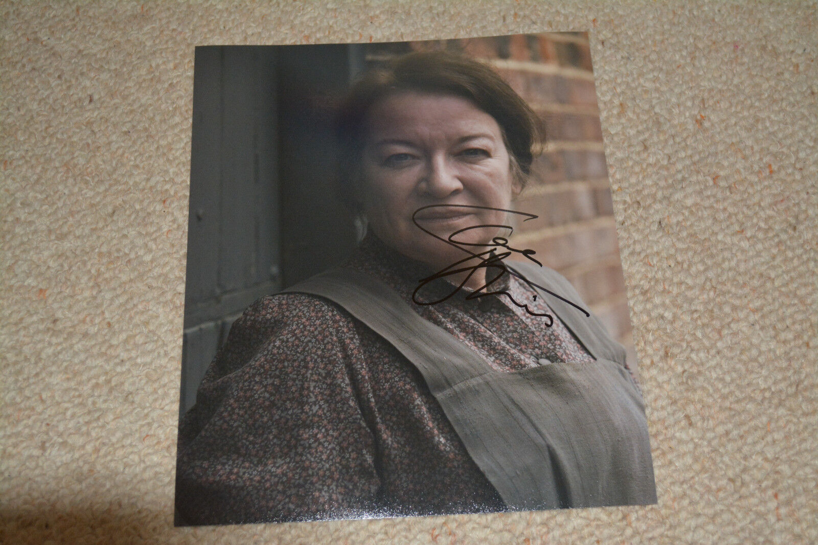 CLARE HIGGINS signed autograph In Person 8x10 (20x25 cm) DOWNTON ABBEY