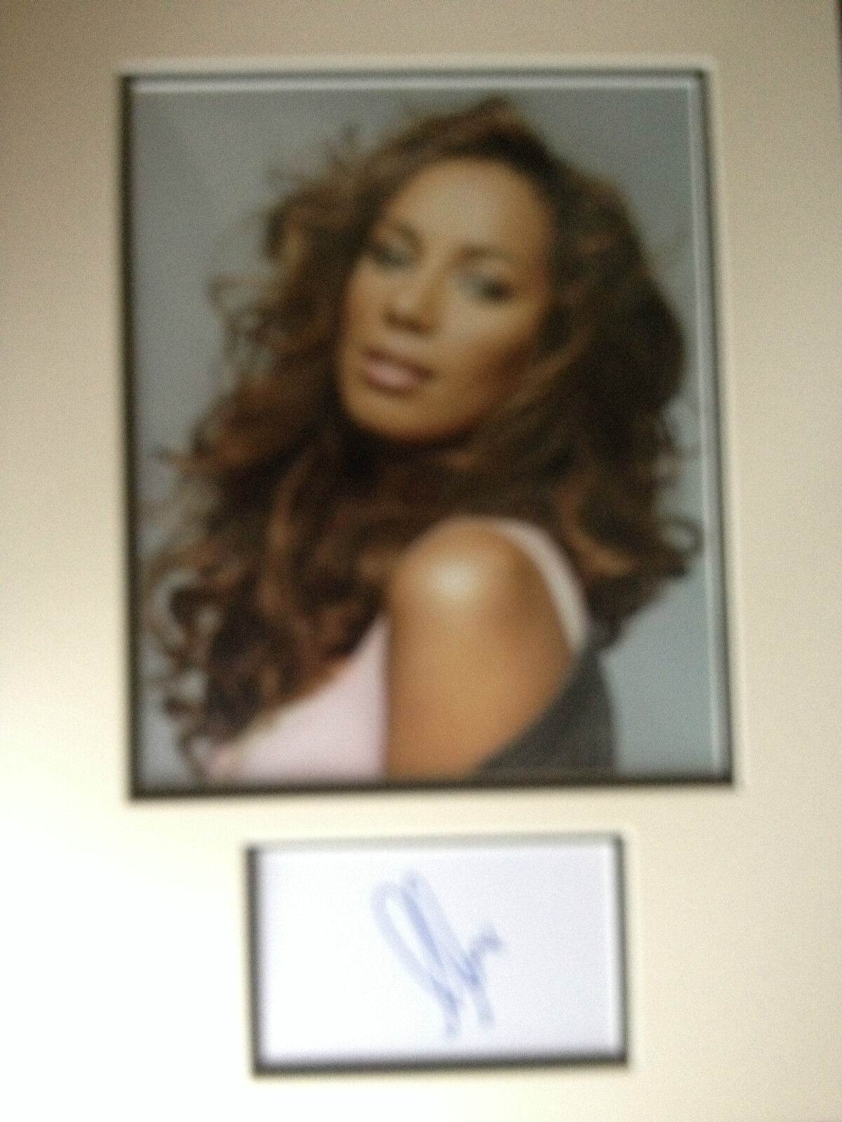 LEONA LEWIS - CHART TOPPING SINGER - SUPERB SIGNED COLOUR Photo Poster painting DISPLAY