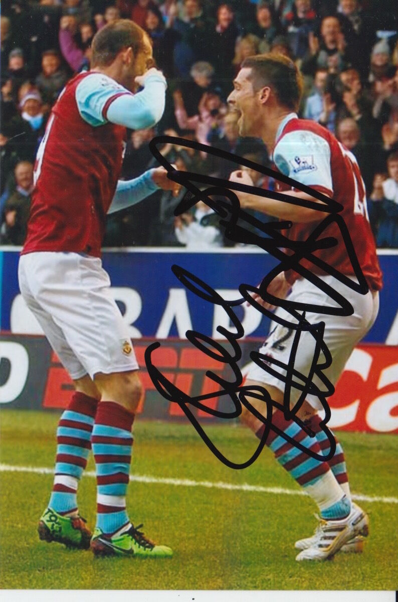 BURNLEY HAND SIGNED DAVID NUGENT AND STEVEN FLETCHER 6X4 Photo Poster painting.