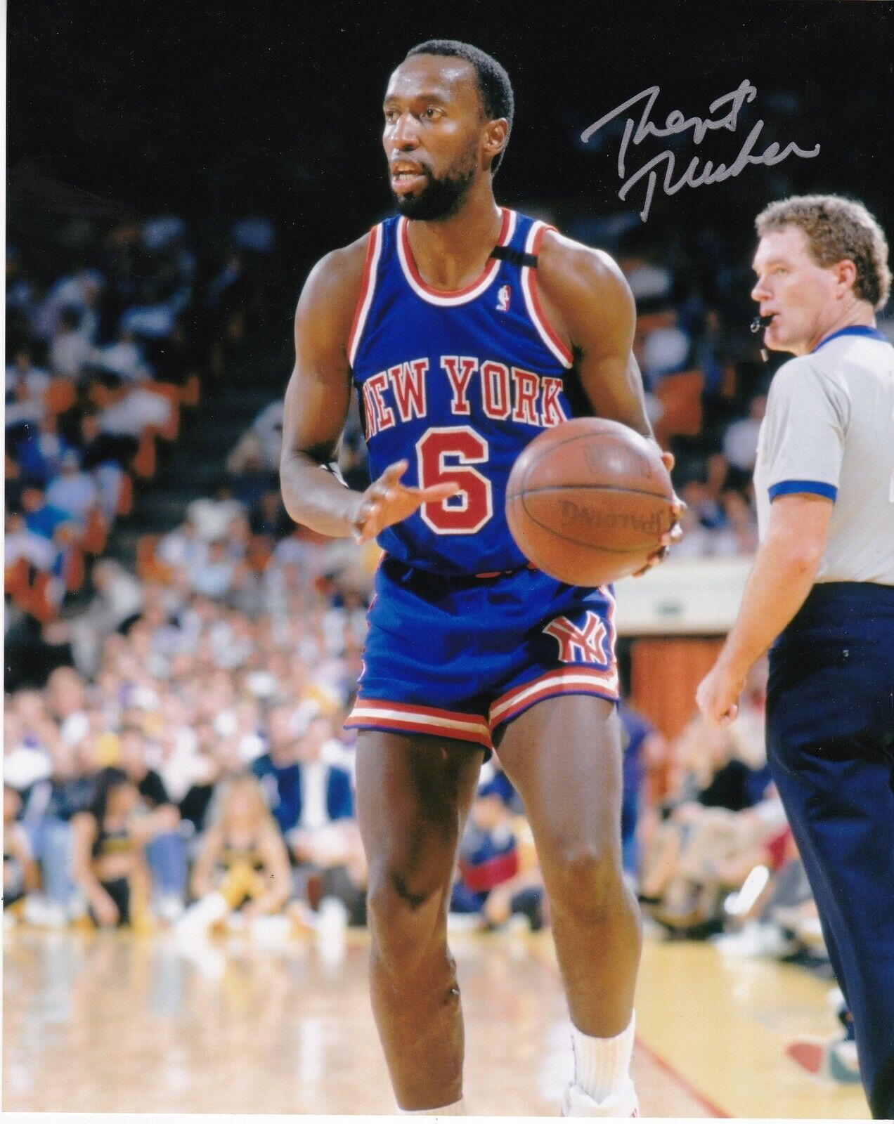 TRENT TUCKER NEW YORK KNICKS ACTION SIGNED 8x10