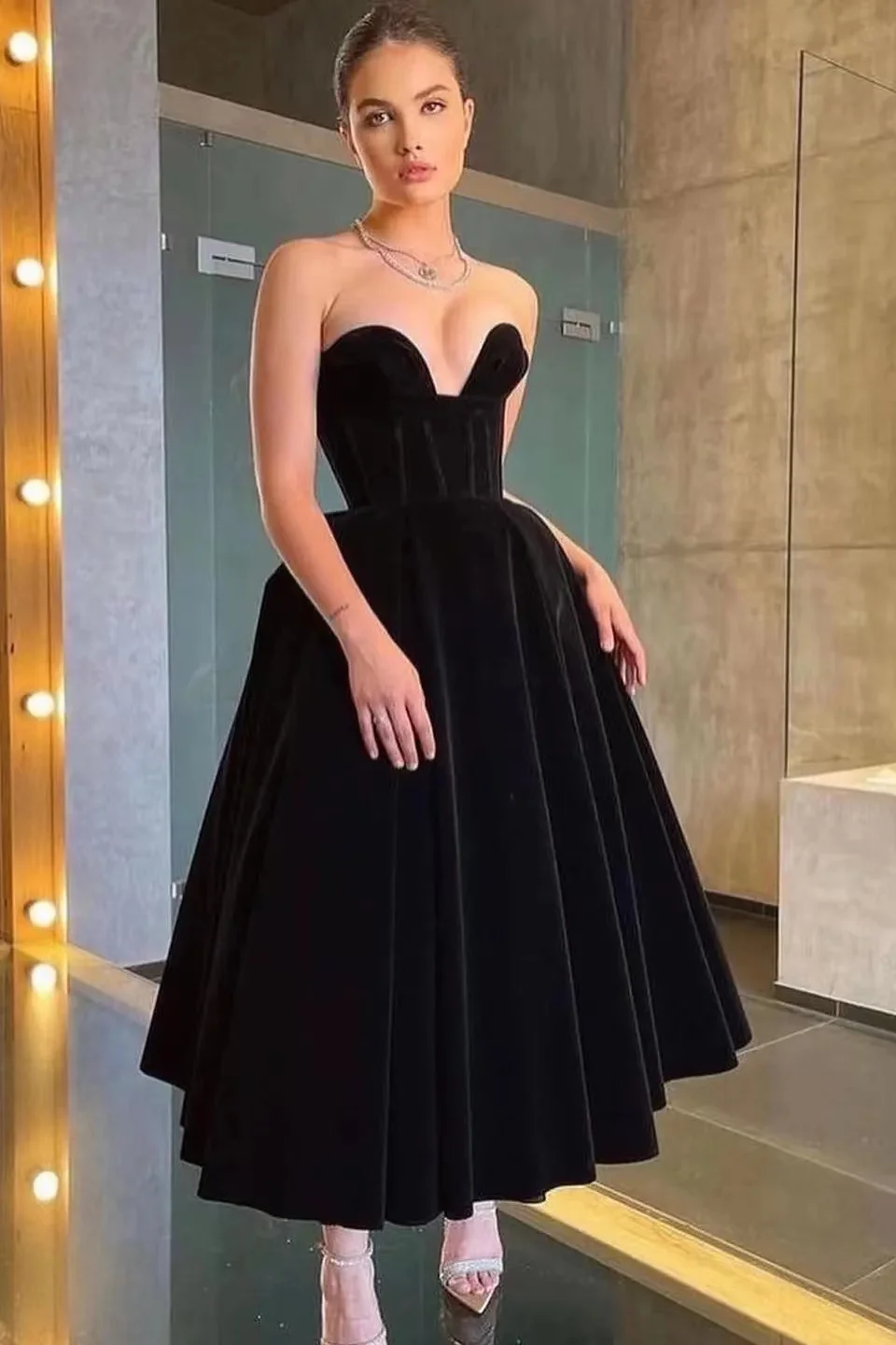 Glamorous Black Strapless Sweetheart Sleeveless Evening Dress |Ballbellas Ballbellas