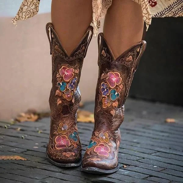 Vintage 2024 embroidered boots