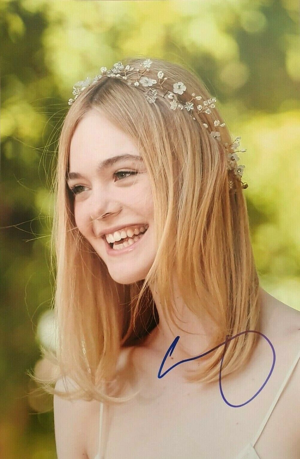 ELLE FANNING In-Person Signed Autographed Photo Poster painting RACC TRUSTED COA Neon Demon