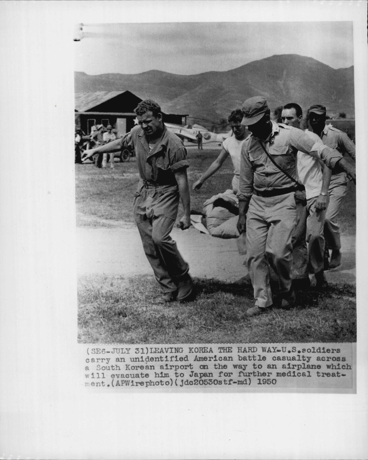 Wounded Head For Japan By Airplane 1950 Korea War Press Photo Poster painting