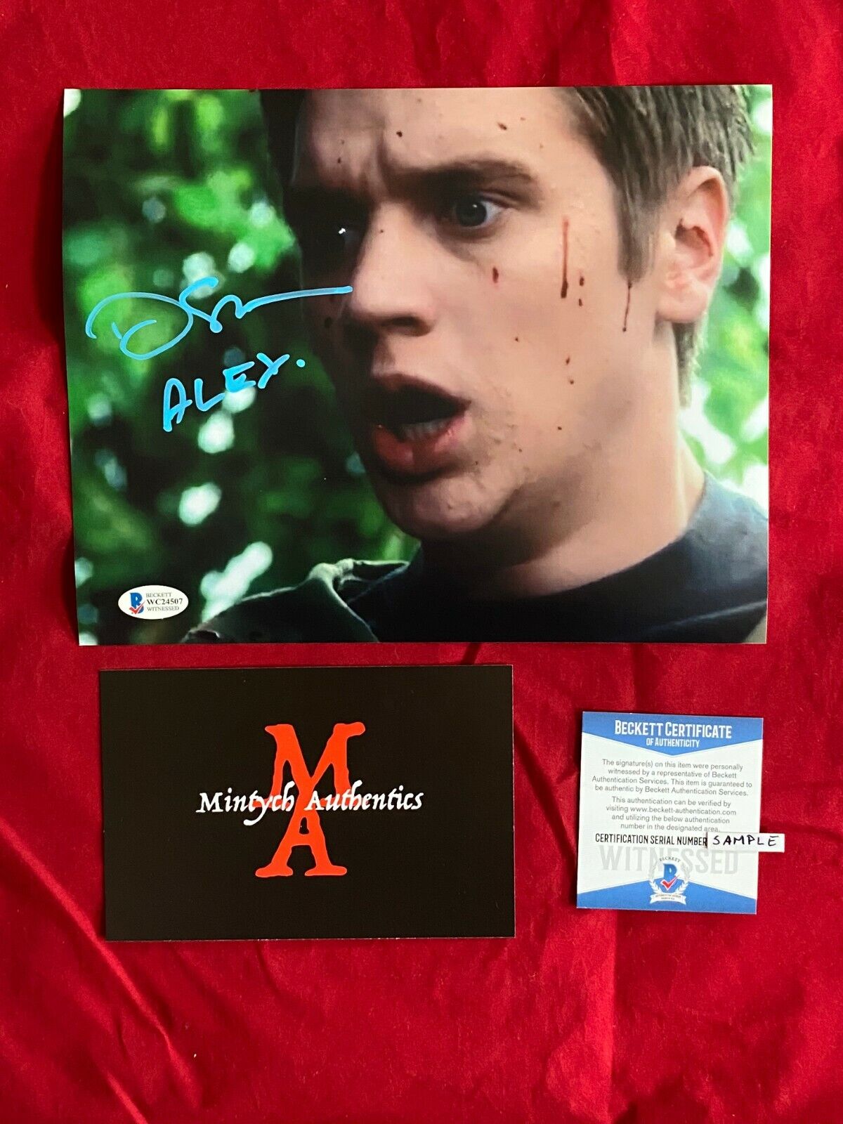 DEVON SAWA AUTOGRAPHED SIGNED 8x10 Photo Poster painting! FINAL DESTINATION! BECKETT COA!