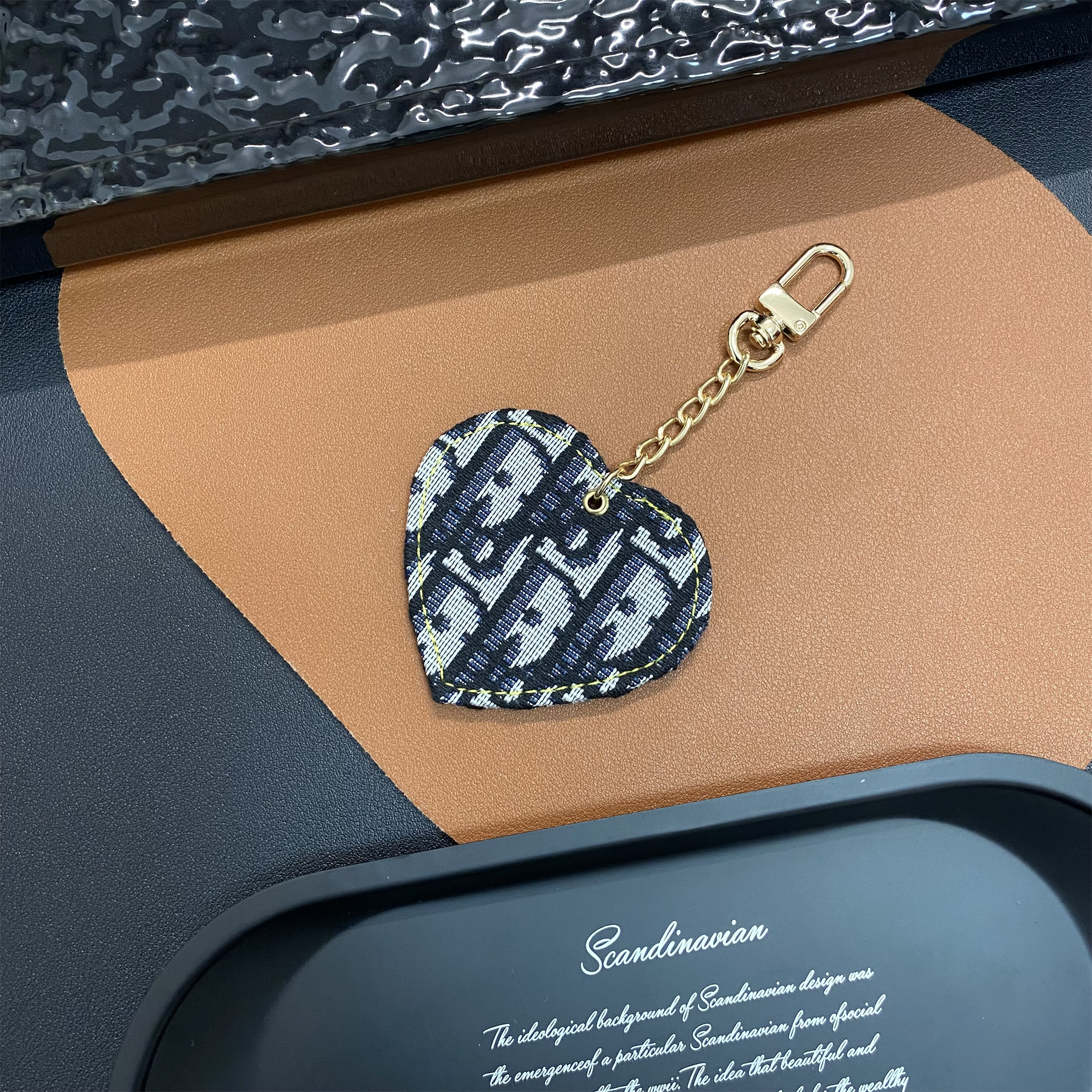 Dior Embroidered Jacquard Fabric Heart Keychain Fashion Accessories