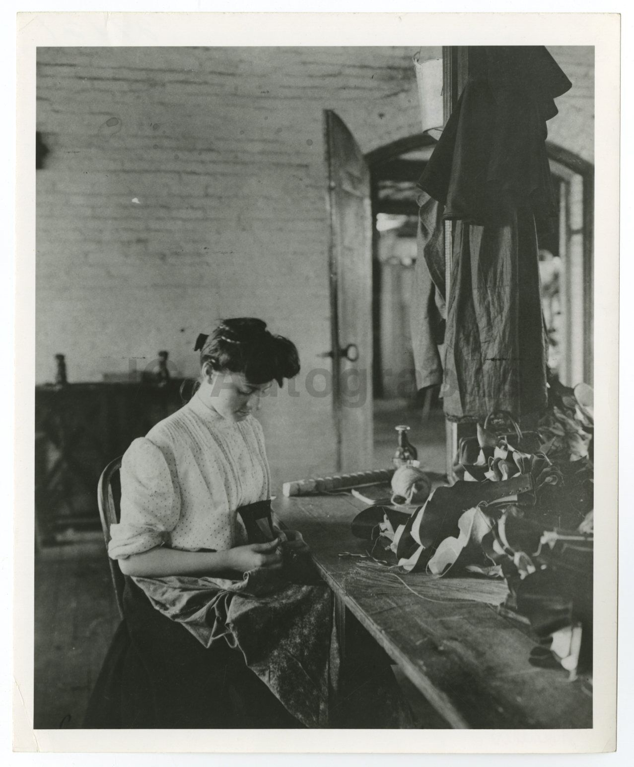 Classic Shoemaking - Vintage 8x10 Publication Photo Poster paintinggraph - Lynn, Massachusetts