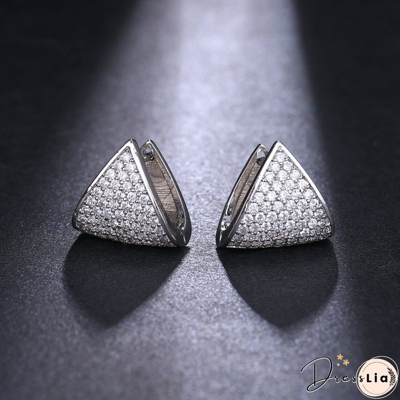 GILDED PYRAMID STUDS