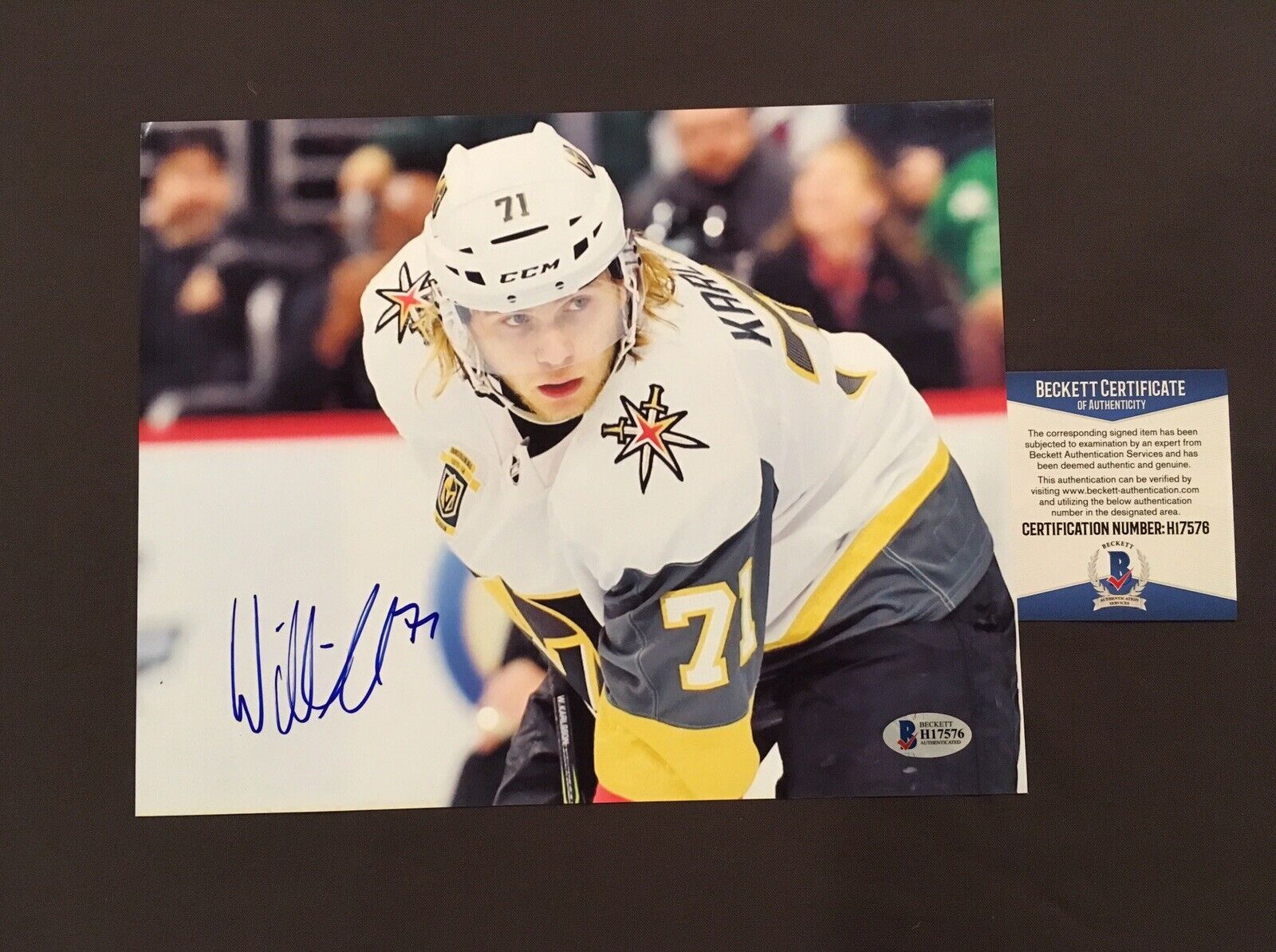 BECKETT COA! WILLIAM KARLSSON Signed Autographed 8x10 Photo Poster painting VEGAS GOLDEN KNIGHTS