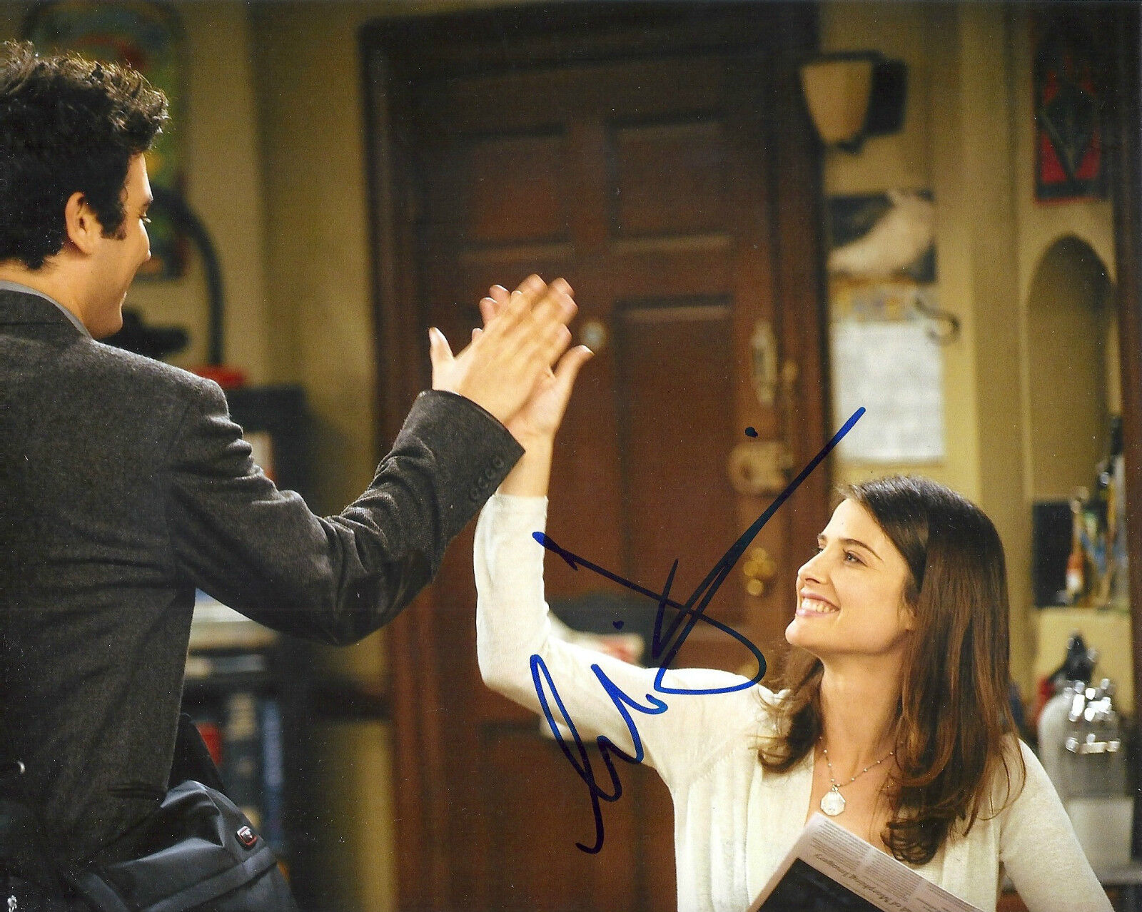 COBIE SMULDERS 'HOW I MET YOUR MOTHER' ROBIN SIGNED 8X10 PICTURE *COA 5