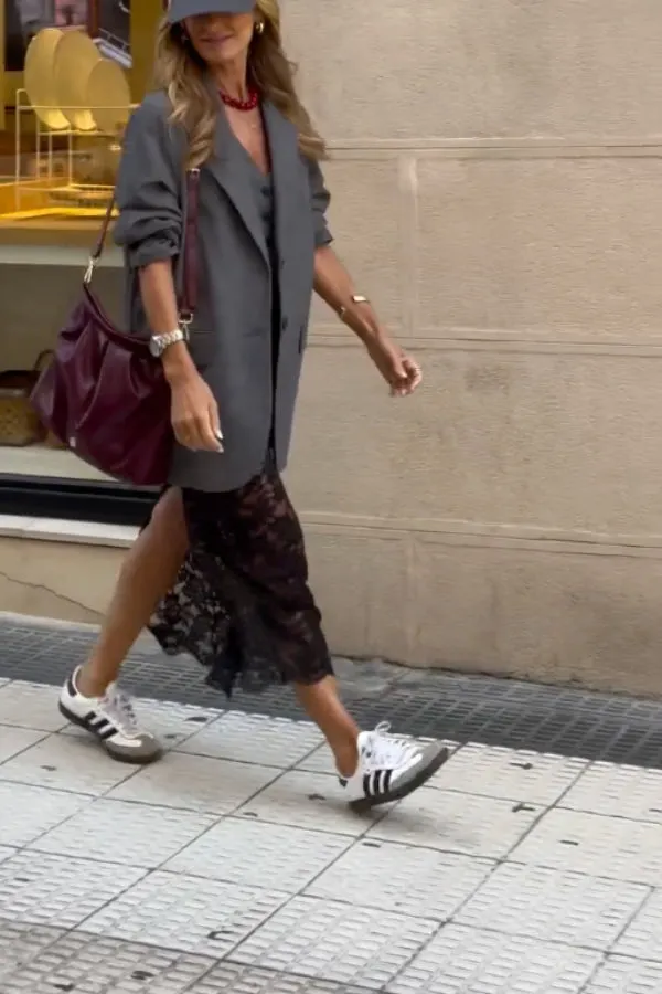 Boyfriend style mid-length blazer