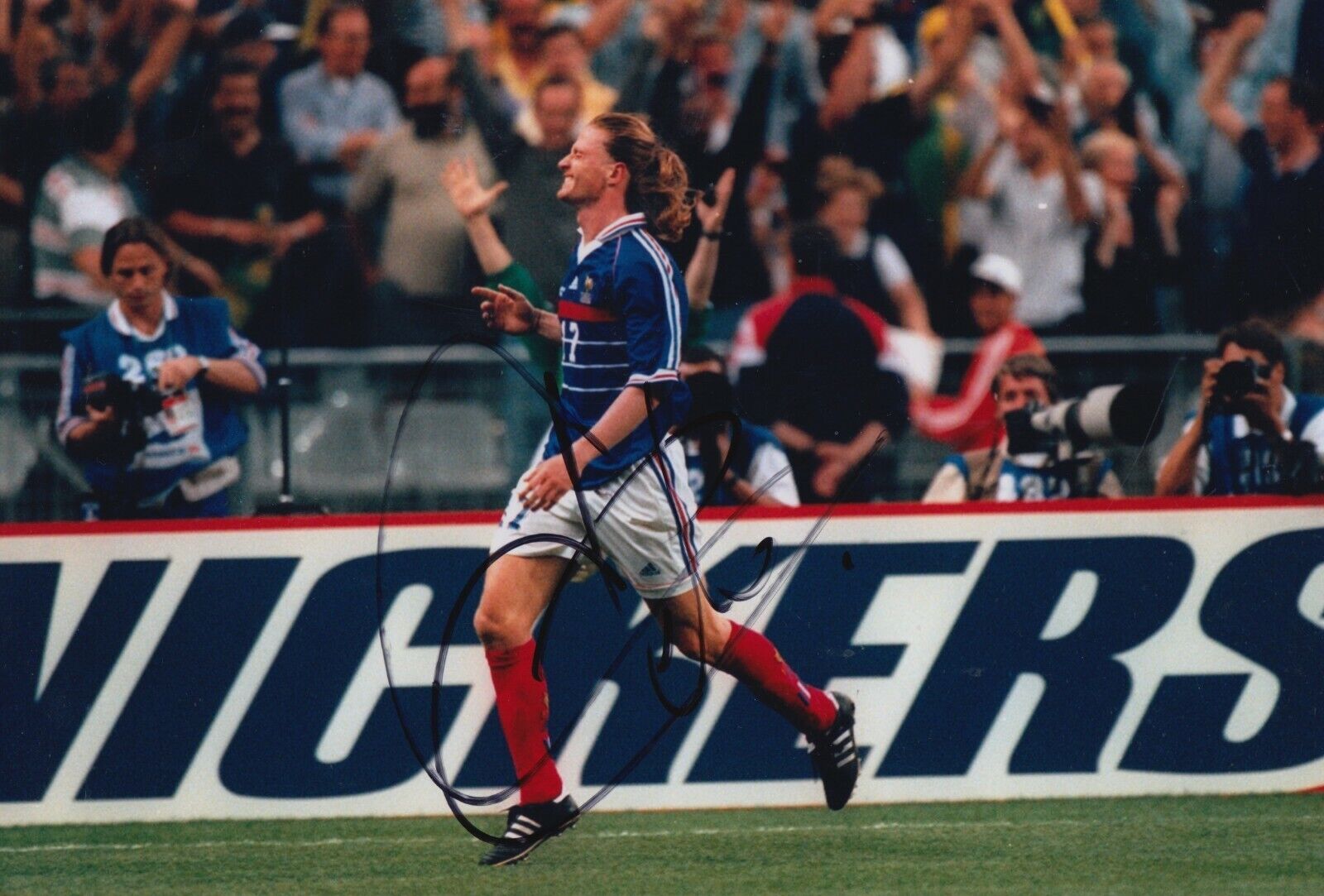 Emmanuel Petit Hand Signed 12x8 Photo Poster painting - France - Football Autograph.