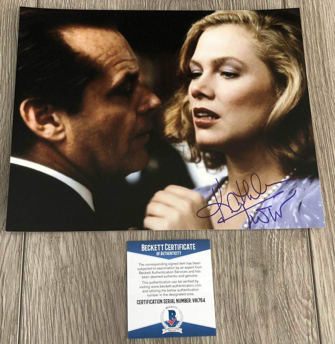 KATHLEEN TURNER SIGNED AUTOGRAPH PRIZZI'S HONOR 8x10 Photo Poster painting w/PROOF BECKETT COA