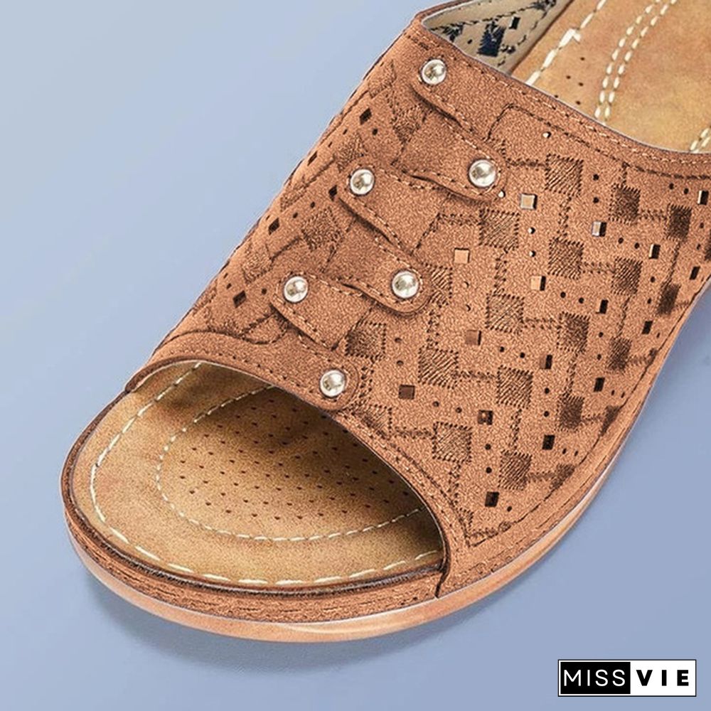 Large Size Casual Sandals Female New Solid Color Thick Bottom Carved Ladies Slippers