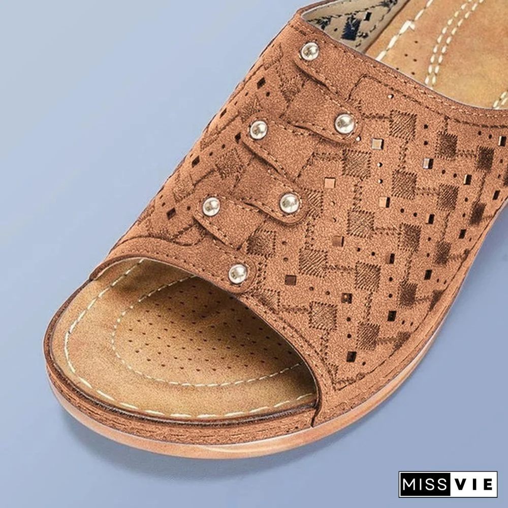 Large Size Casual Sandals Female New Solid Color Thick Bottom Carved Ladies Slippers