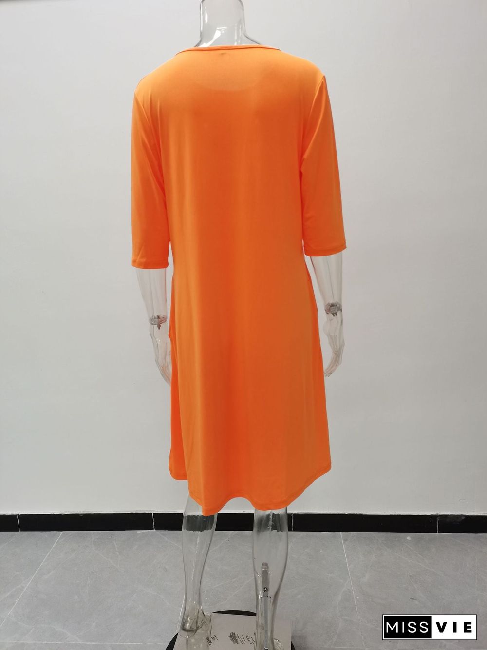 Women's Dresses Are Casual In Mid-summer