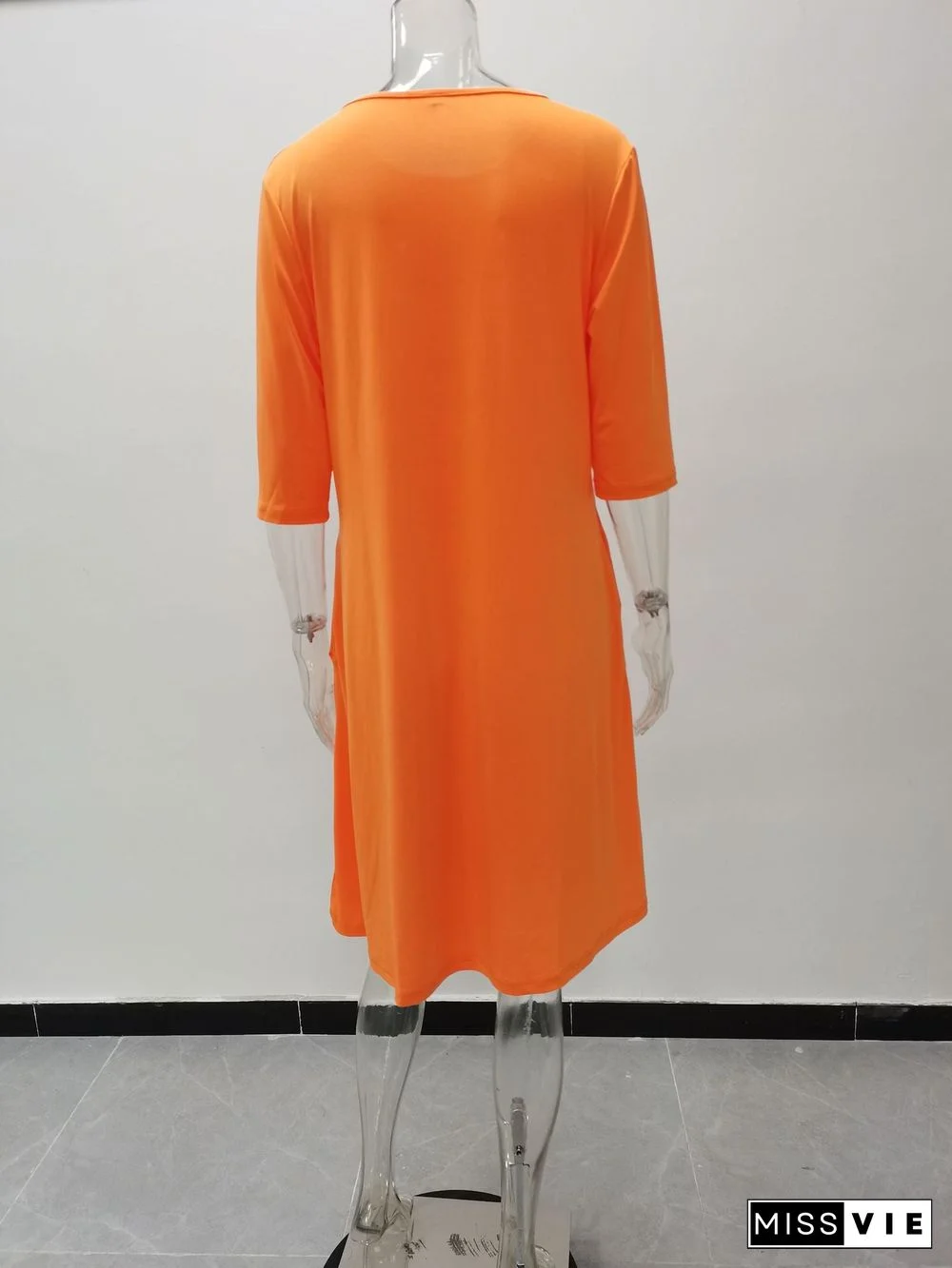 Women's Dresses Are Casual In Mid-summer