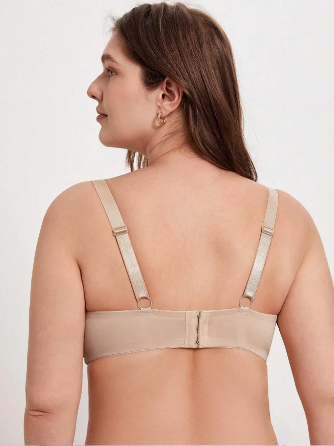 Triumph - (3 ks) čipkovan&aacute; podprsenka nadmernej veľkosti