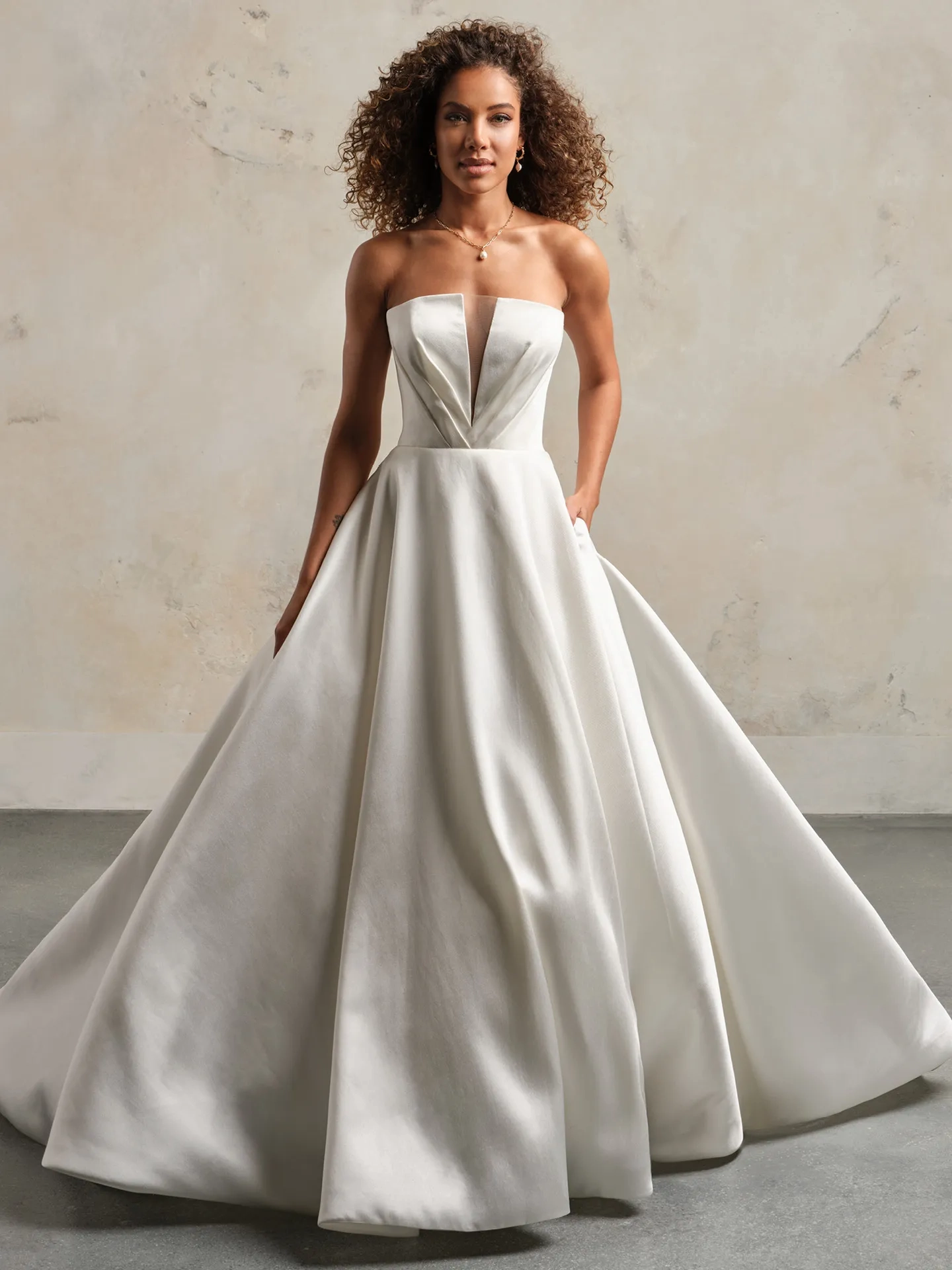 Lvs&Broner Chic Strapless Sleeveless A Line Long Wedding Dress With Pleated