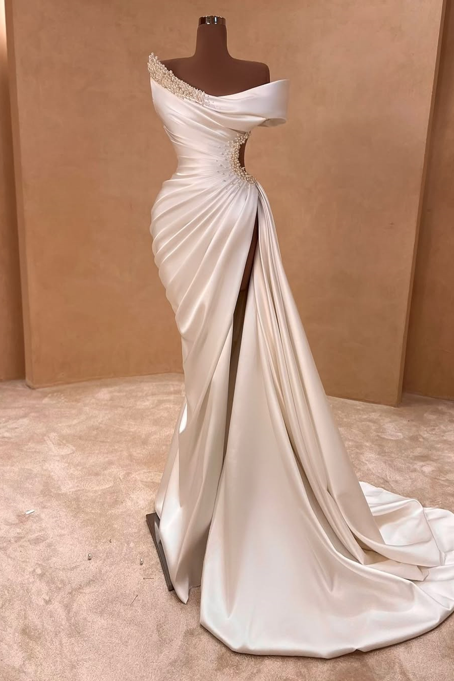 Dresseswow Ivory Off-the-Shoulder Wedding Dress Mermaid Split Long With Pearls
