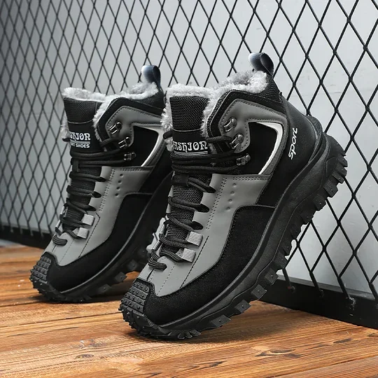 Wasserdicht, rutschfest, durchstichfest und sto&szlig;fest, geeignet f&uuml;r den Alltag und Outdoor-Abenteuer.