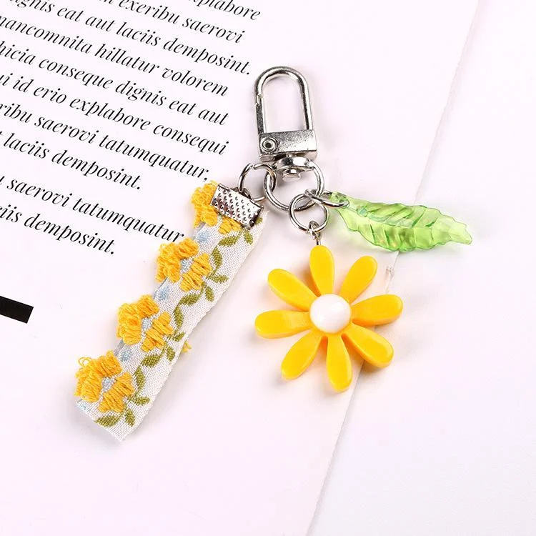 Candy Lace Daisy Keychain