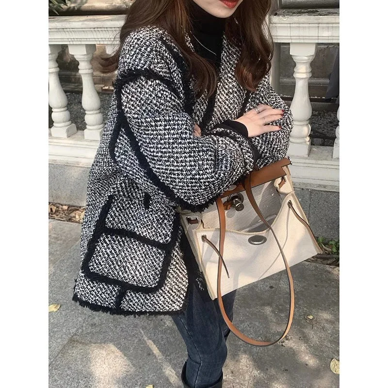 Thickened Black Edged Fragrance Loose Coat Woman