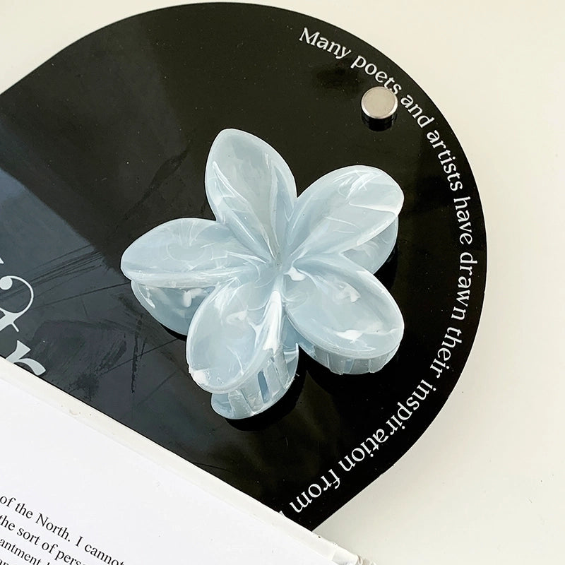 Women’s Sweet Minimalist Flower Resin Hair Claws