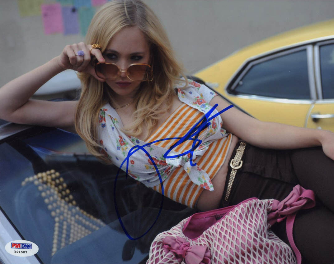 Juno Temple SIGNED 8x10 Photo Poster painting Danielle Dirty Girl SEXY PSA/DNA AUTOGRAPHED