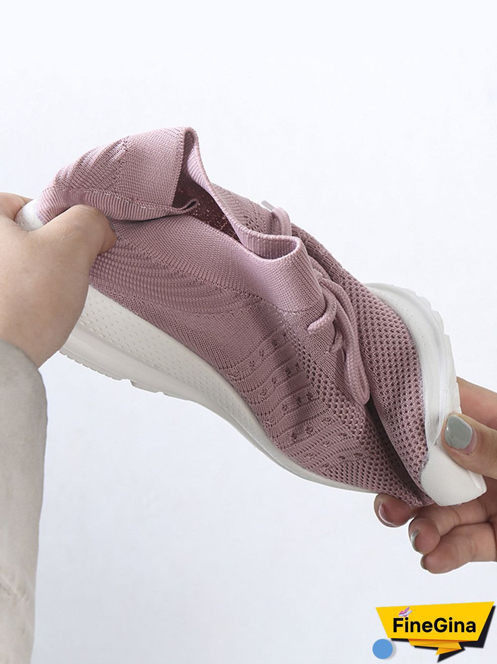 Flyknit Lightweight Soft Sole Lace-Up Sneakers