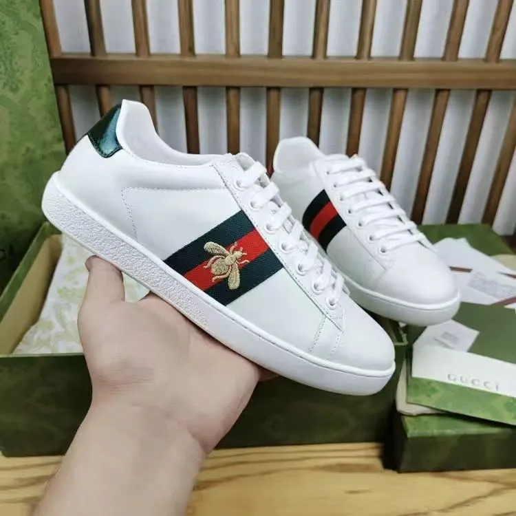 European Station Men's Shoes 2021 Autumn and Winter New Little Bee Leather Sneakers Easy Wear Couple Shoes Trendy Casual Shoes Men