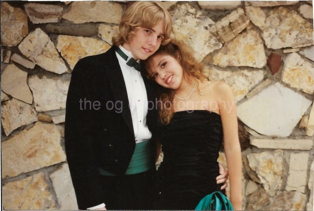 Boy Girl FOUND Photo Poster paintingGRAPH Color PROM COUPLE Original Portrait VINTAGE 14 15 M