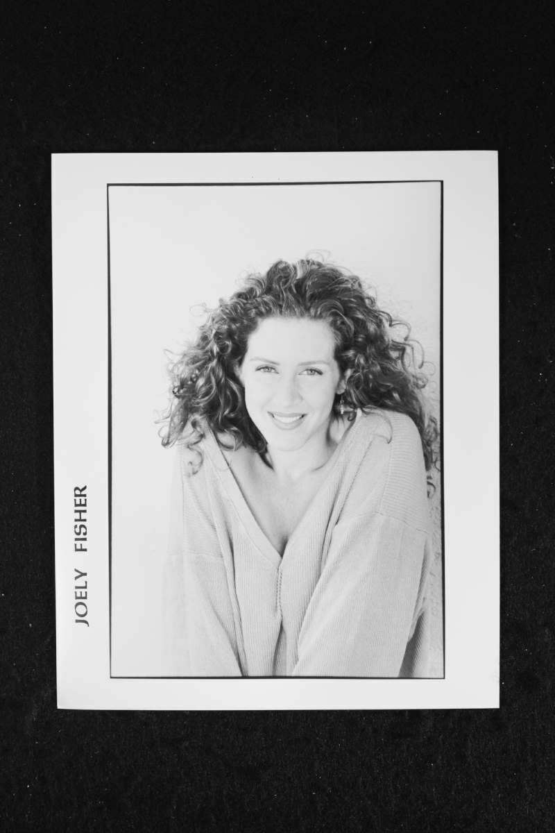 Joely Fisher - 8x10 Headshot Photo Poster painting - The Mask