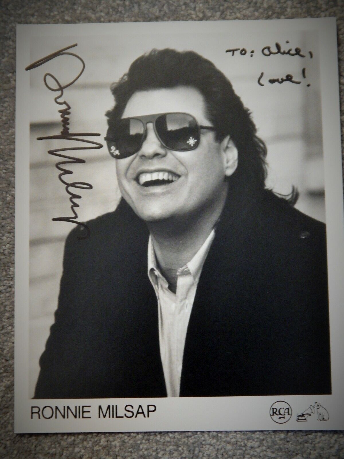 RONNIE MILSAP HAND Signed 8x10 Photo Poster painting Autographed COUNTRY MUSIC LEGEND RARE