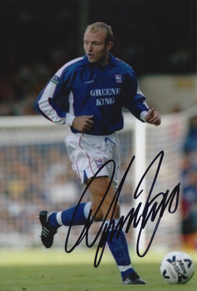 IPSWICH TOWN HAND SIGNED WAYNE BROWN 6X4 Photo Poster painting.