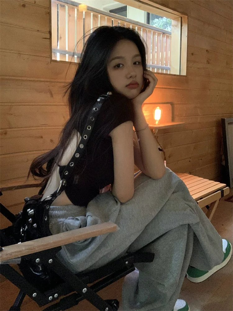 Uveng Uveng Sense With Open Back Short-Sleeved T-Shirt Women's Summer 2024 New Slim Short Hot Girl Casual Student Jacket