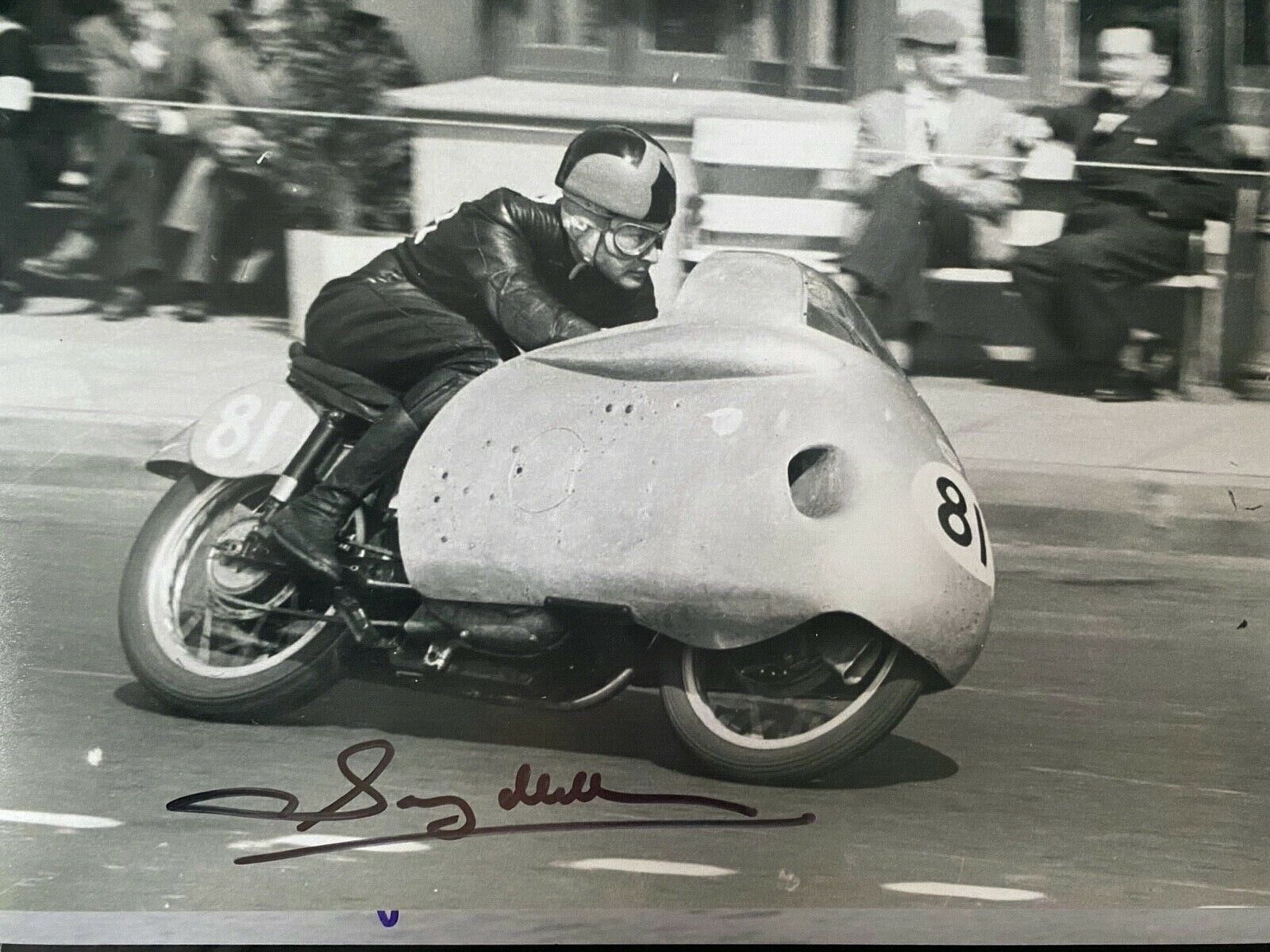 SAMMY MILLER - IRISH MOTORCYCLE RACER - SUPERB SIGNED ACTION Photo Poster paintingGRAPH