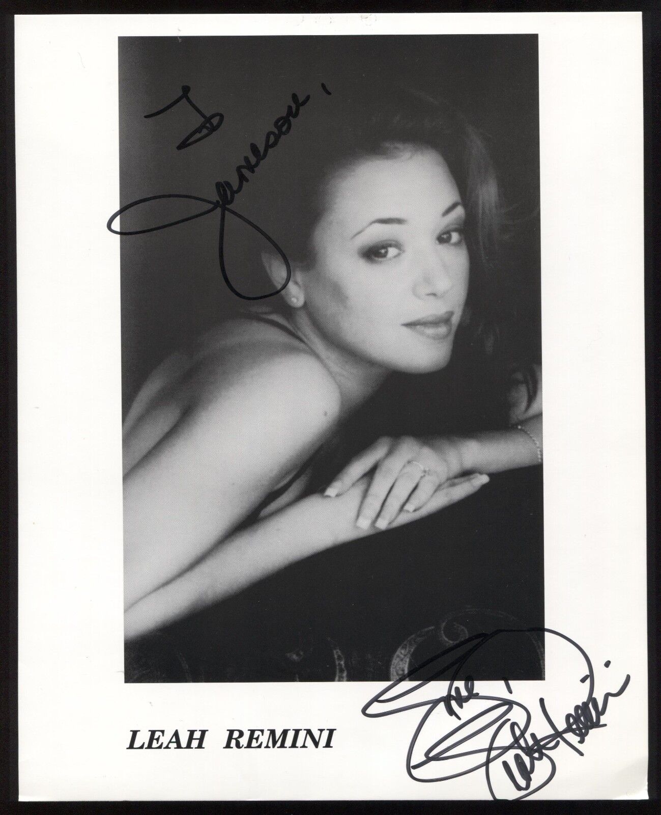 Leah Remini Signed 8x10 Photo Poster painting Autographed Photo Poster paintinggraph King of Queens