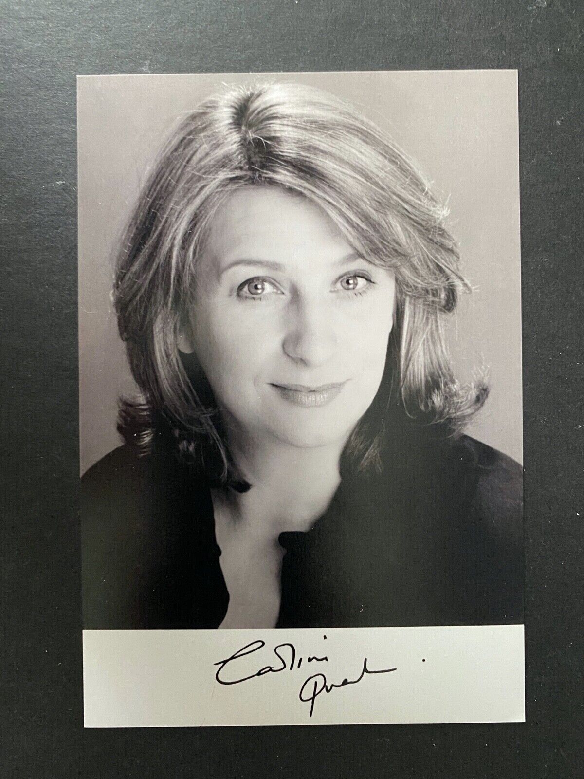 CAROLINE QUENTIN - MEN BEHAVING BADLY ACTRESS - SUPERB SIGNED Photo Poster paintingGRAPH