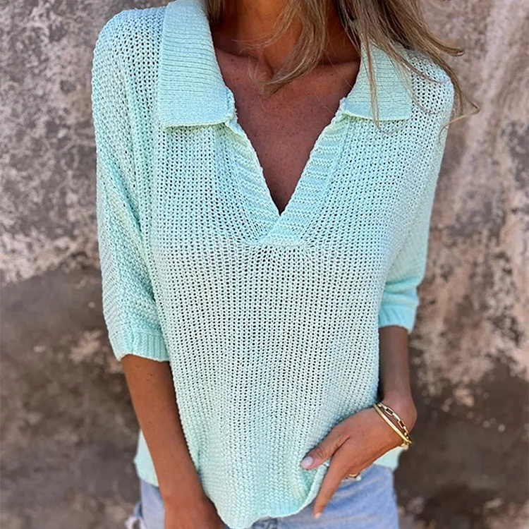Stylish V-neck three-quarter sleeve knitted top 