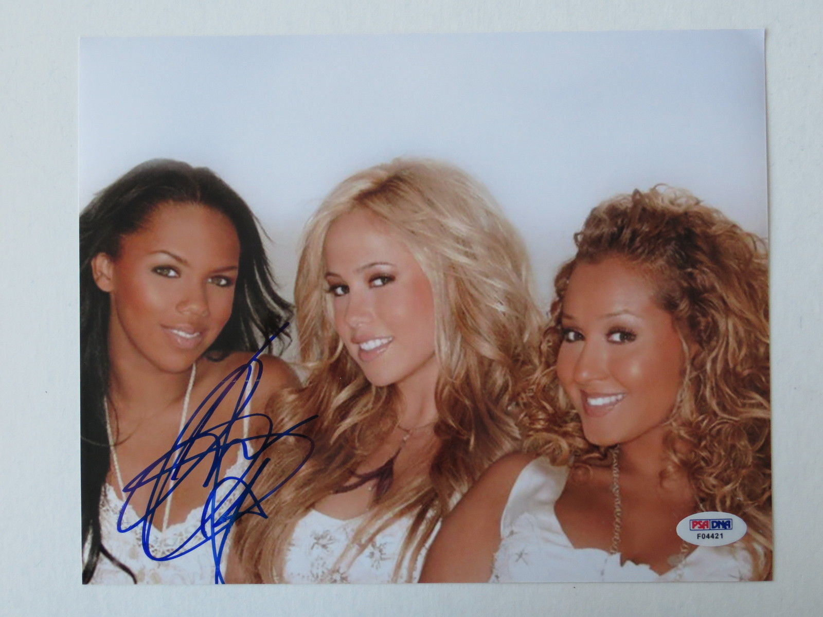 Kiely Williams Signed Cheetah Girls Authentic 8x10 Photo Poster painting (PSA/DNA) #F04421