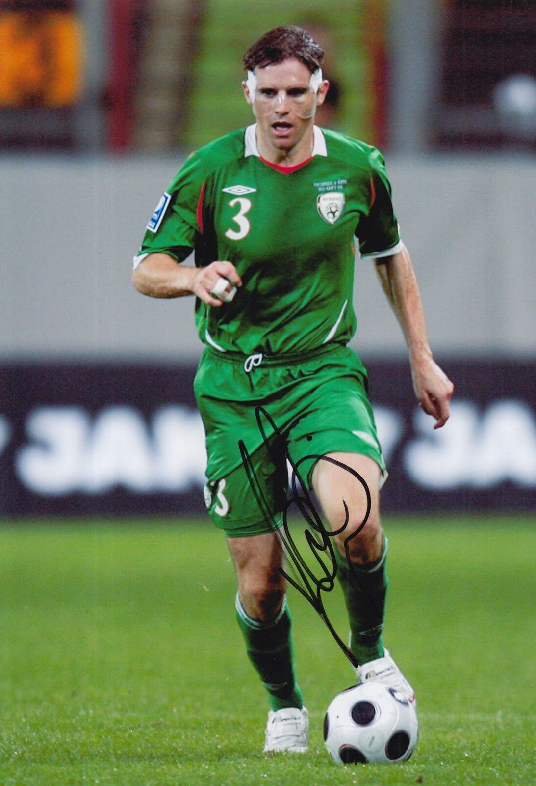 REPUBLIC OF IRELAND HAND SIGNED KEVIN KILBANE 12X8 Photo Poster painting 4.