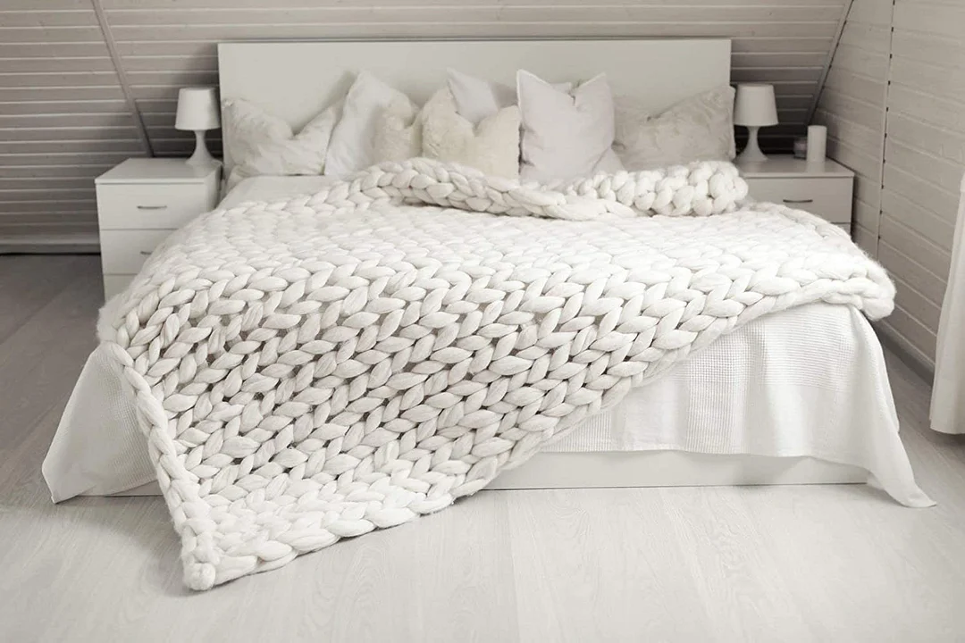 Hand-knitted Chunky Knit Blanket