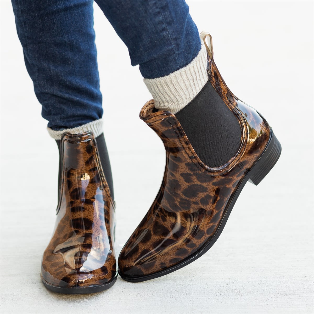 boots with plastic toe