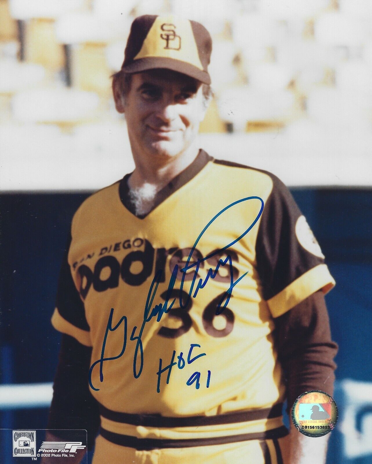 Signed 8x10 GAYLORD PERRY HOF 91