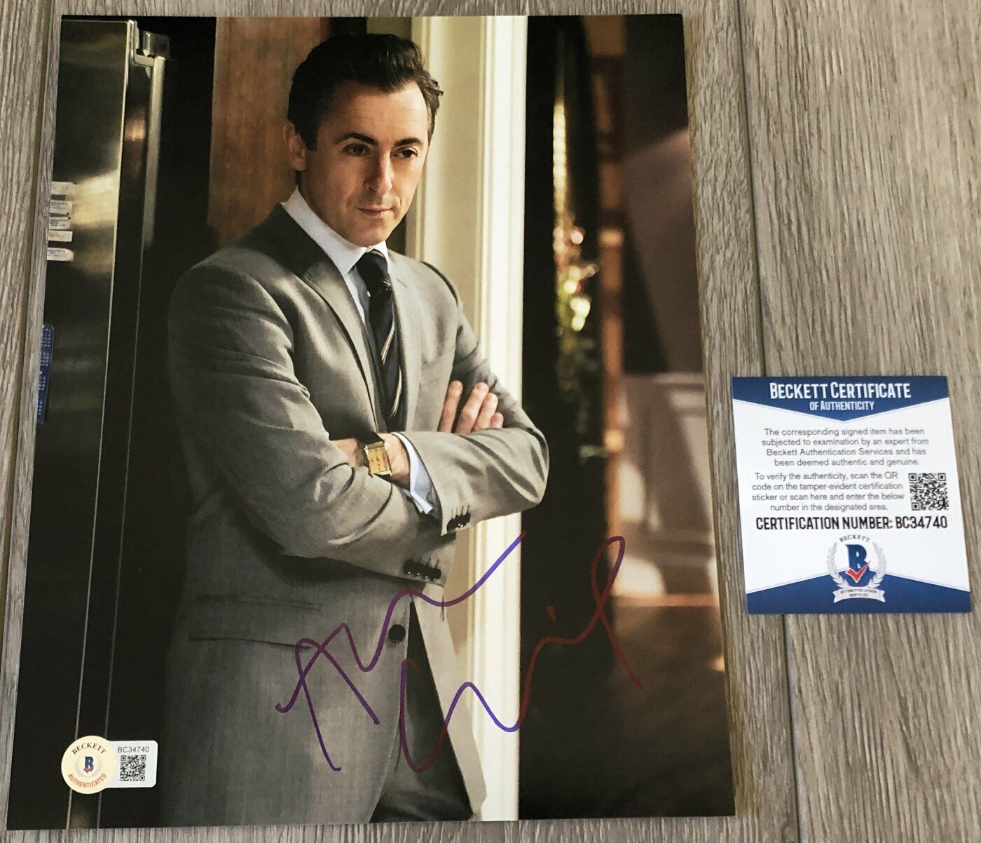 ALAN CUMMING SIGNED THE GOOD WIFE 8x10 Photo Poster painting w/VIDEO PROOF & BAS BECKETT COA