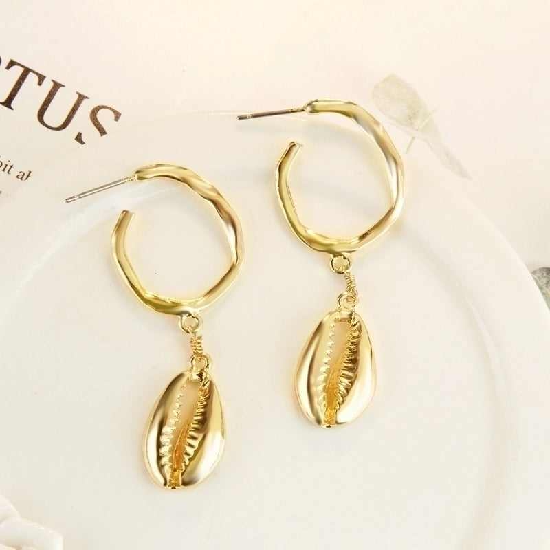 Fashion Shell Shell Inlaid Shell Artificial Pearls Women’s Earrings 1 Pair