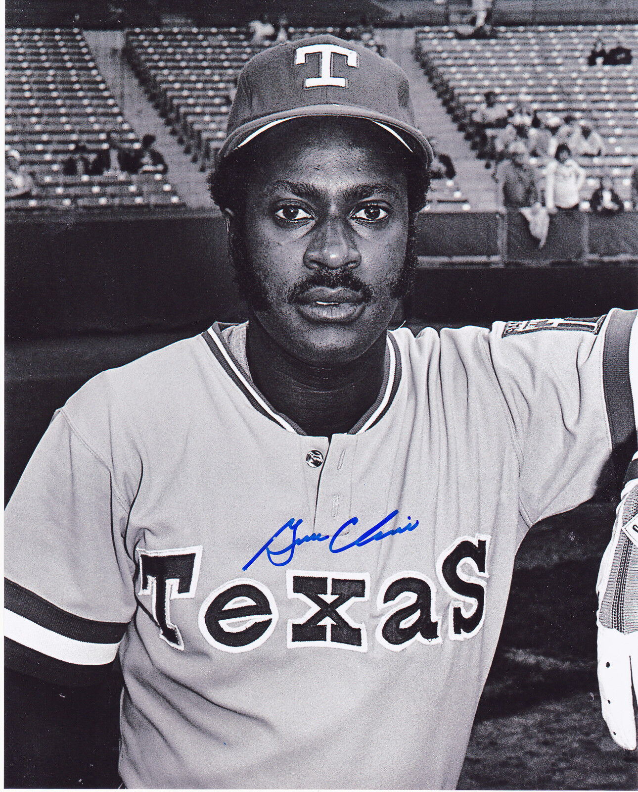 GENE CLINES TEXAS RANGERS ACTION SIGNED 8x10