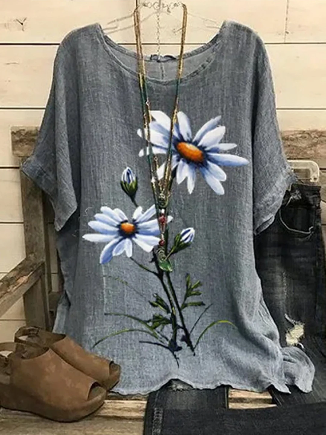 Daisy Patterned Casual Style Round Neck Tops